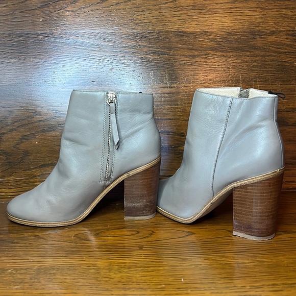 H & M GRAY LEATHER ANKLE BOOTS - Picture 1 of 8